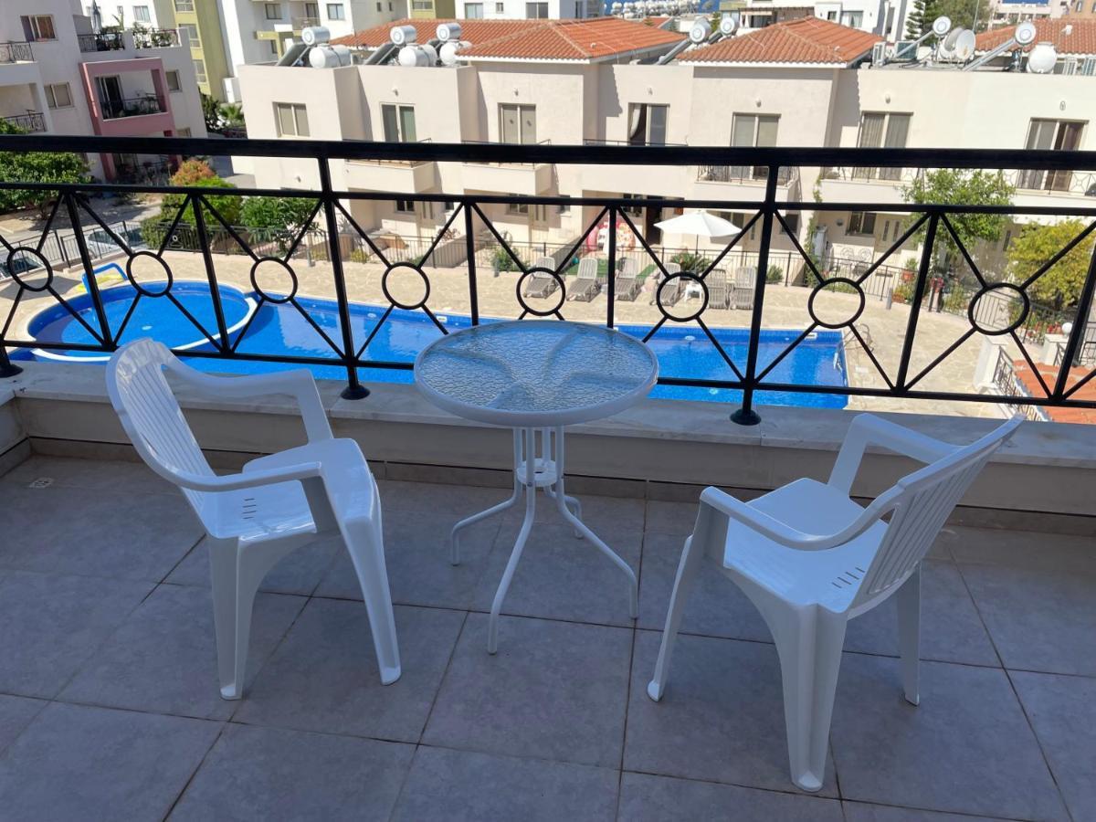 Kings Resort 1 Bedroom Apartment 파포스 외부 사진