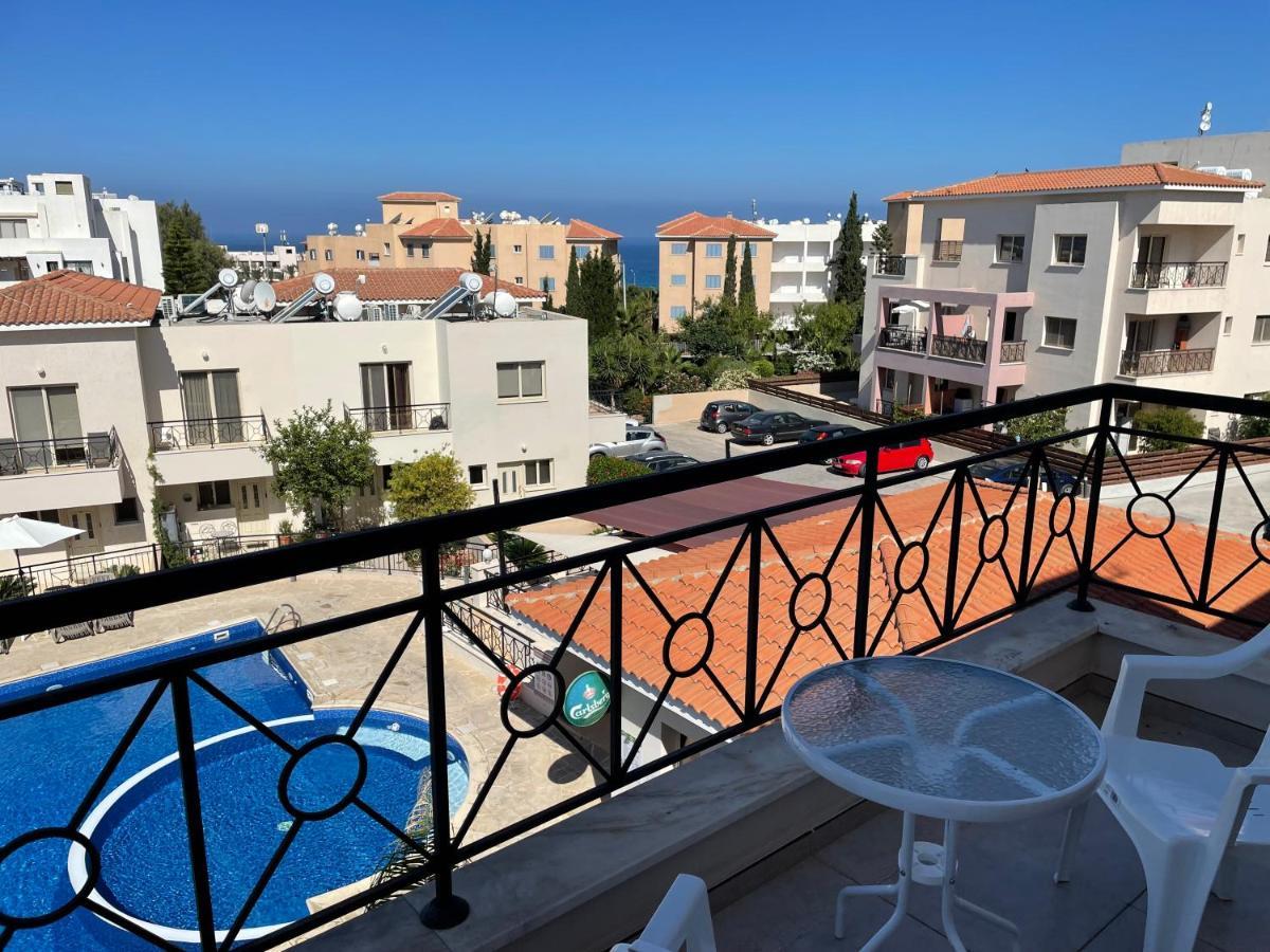 Kings Resort 1 Bedroom Apartment 파포스 외부 사진
