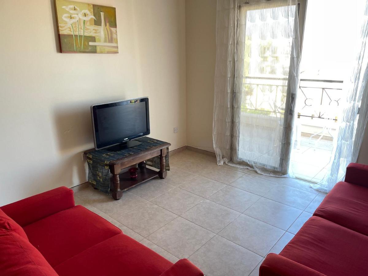 Kings Resort 1 Bedroom Apartment 파포스 외부 사진
