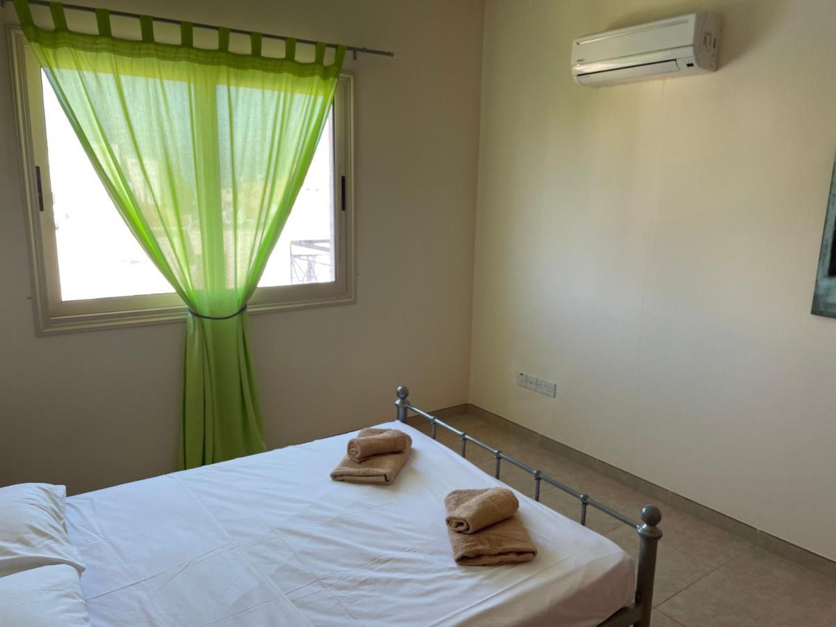 Kings Resort 1 Bedroom Apartment 파포스 외부 사진