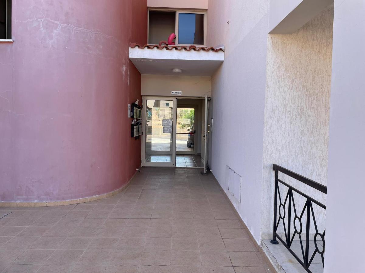 Kings Resort 1 Bedroom Apartment 파포스 외부 사진