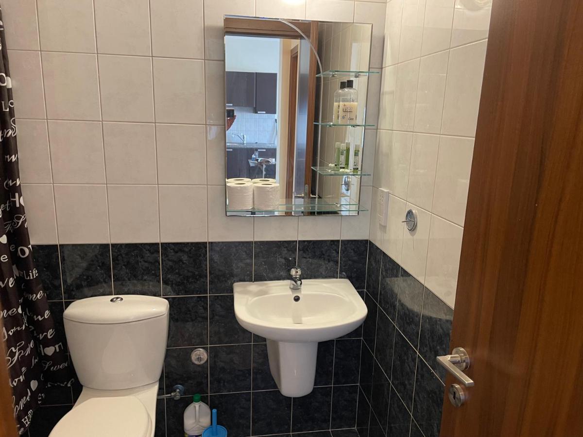 Kings Resort 1 Bedroom Apartment 파포스 외부 사진